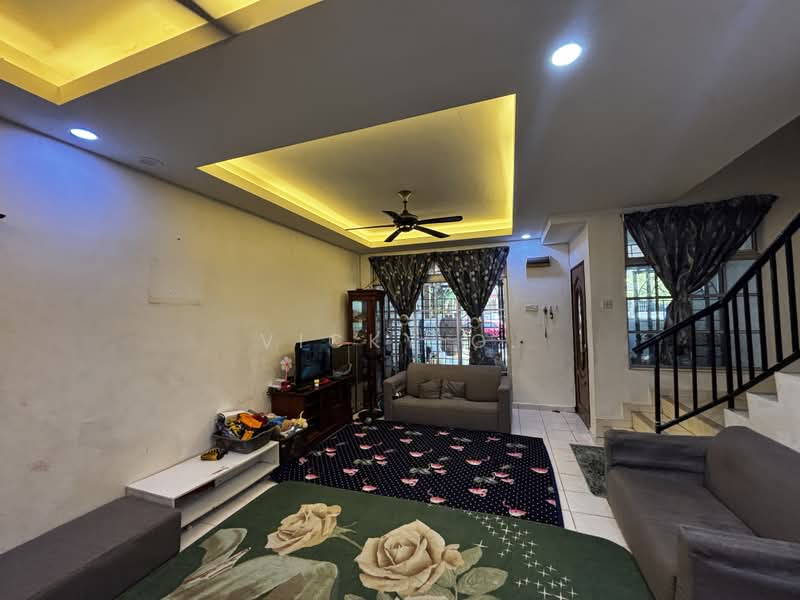 Rumah Teres 2-Tingkat untuk Dijual di Taman Garing Permai (Rawang) - Vicky G. - Living Room - PropertyGuru.com.my