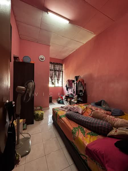 Rumah Teres 2-Tingkat untuk Dijual di Taman Garing Permai (Rawang) - Vicky G. - Bedroom - PropertyGuru.com.my