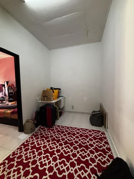 Rumah Teres 2-Tingkat untuk Dijual di Taman Garing Permai (Rawang) - Vicky G. - Bedroom - PropertyGuru.com.my