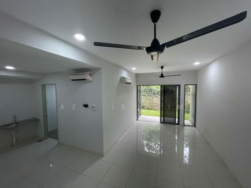 Rumah Bandar untuk Dijual di Petaling Jaya (Selangor) - Azli Ibrahim - Living Room - PropertyGuru.com.my