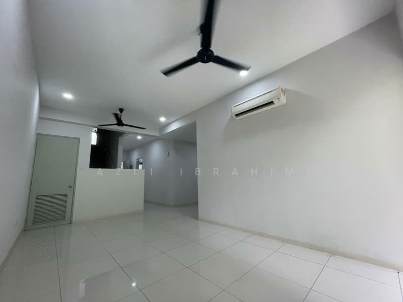 Rumah Bandar untuk Dijual di Petaling Jaya (Selangor) - Azli Ibrahim - Living Room - PropertyGuru.com.my
