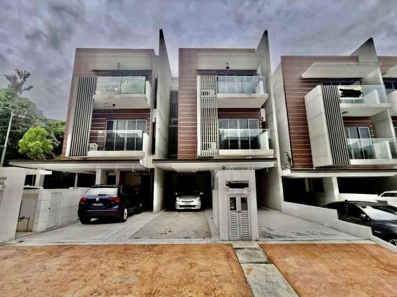 Rumah Bandar untuk Dijual di Petaling Jaya (Selangor) - Azli Ibrahim - Exterior - PropertyGuru.com.my