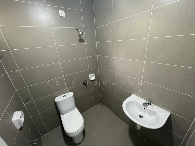 Rumah Bandar untuk Dijual di Petaling Jaya (Selangor) - Azli Ibrahim - Bathroom - PropertyGuru.com.my