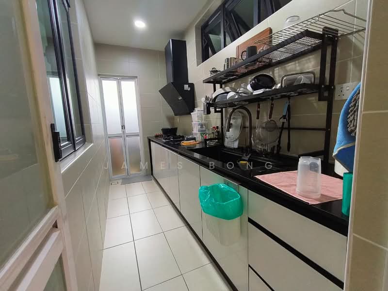 Apartment for Sale at D'Secret Garden 2 (Pangsapuri Kempas Indah 2) - James Bong - Kitchen - PropertyGuru.com.my
