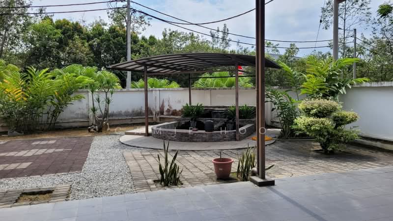 3-storey Terraced House for Sale in Bandar Baru Nilai (Nilai) - Camie Hoo - Garden - PropertyGuru.com.my