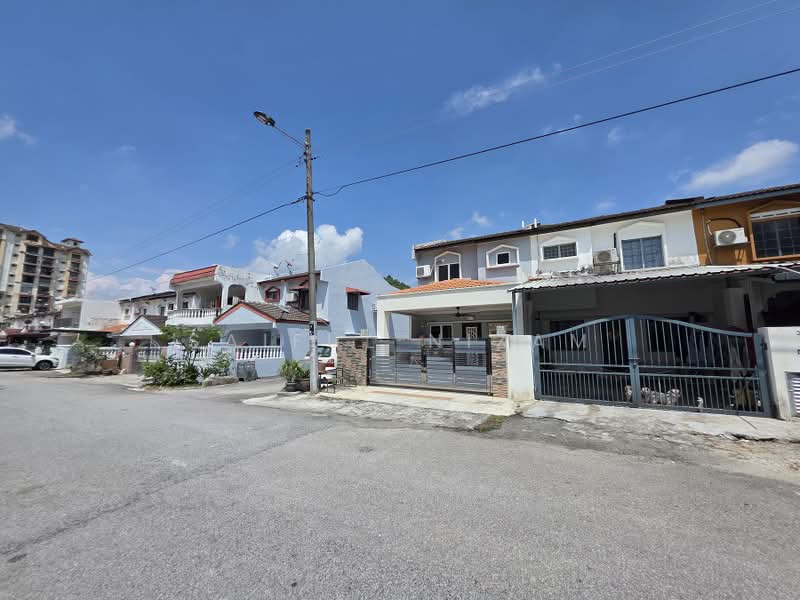 Rumah Teres 2 Tingkat untuk Dijual di Bandar Kinrara (Selangor) - Saiful Nizam - Exterior - PropertyGuru.com.my