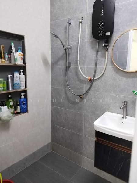 Rumah Teres 2 Tingkat untuk Dijual di Bandar Kinrara (Selangor) - Saiful Nizam - Bathroom - PropertyGuru.com.my
