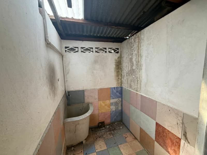 Commercial Land for Sale in Kampung Baru Kampung Timah (Tanjong Tualang) - Ainsley Thong - Bathroom - PropertyGuru.com.my