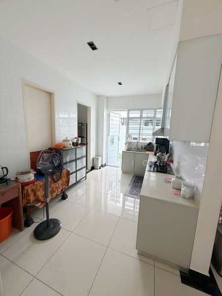 Cluster House for Sale in Setia Tropika (Johor Bahru) - Vion Tion - Kitchen - PropertyGuru.com.my