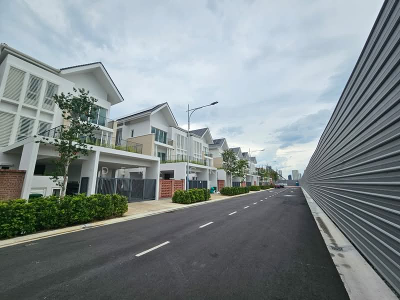 Semi-Detached House for Rent in Seri Tanjung Pinang (Tanjung Tokong) - Derrick Loh - Exterior - PropertyGuru.com.my