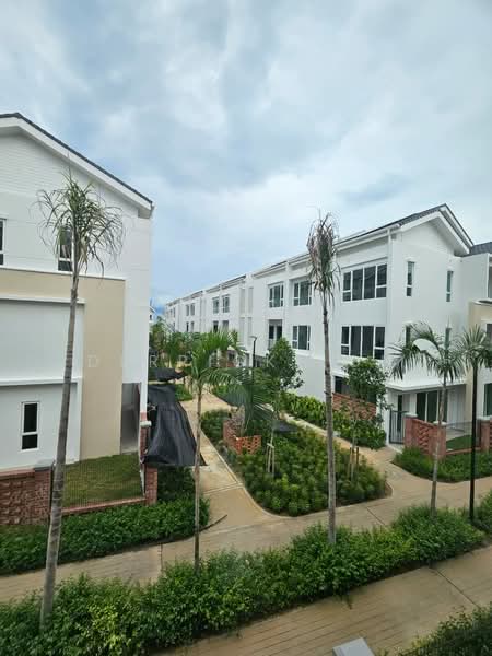Semi-Detached House for Rent in Seri Tanjung Pinang (Tanjung Tokong) - Derrick Loh - Exterior - PropertyGuru.com.my