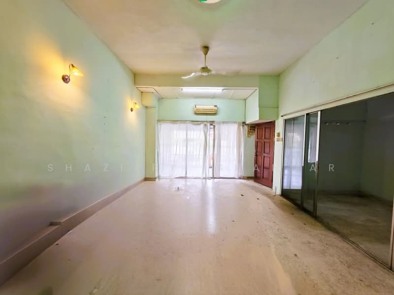 Rumah Teres 2 Tingkat untuk Dijual di Taman Permata (Ulu Kelang) - Shaziery Iskandar - Living Room - PropertyGuru.com.my
