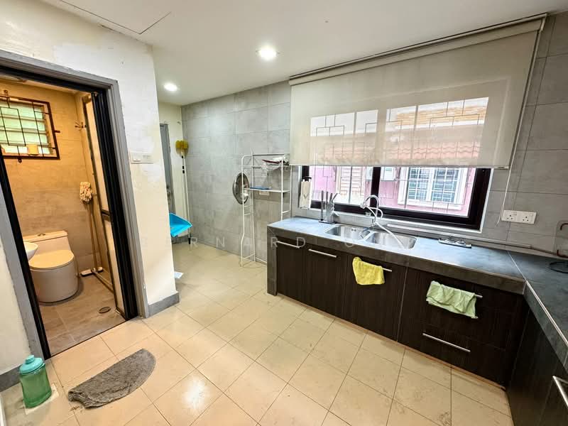 Rumah Teres 2 Tingkat untuk Dijual di Kota Emerald (Rawang) - Bernard Ong - Kitchen - PropertyGuru.com.my