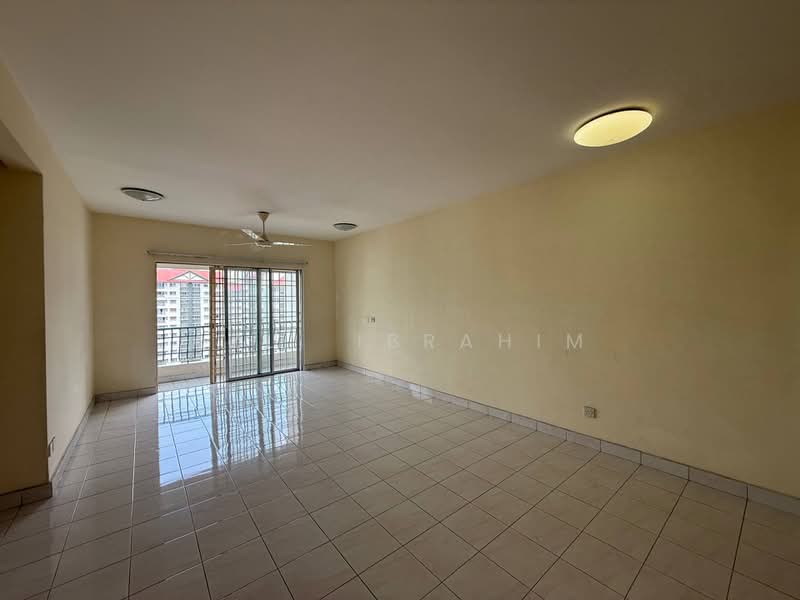 Condominium for Sale at Puncak Seri Kelana - Azli Ibrahim - Living Room - PropertyGuru.com.my