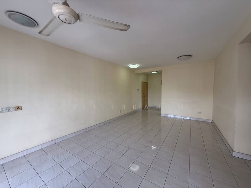 Condominium for Sale at Puncak Seri Kelana - Azli Ibrahim - Living Room - PropertyGuru.com.my