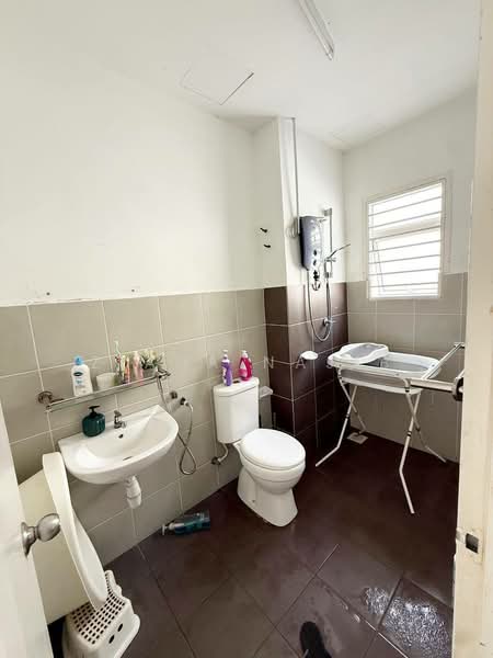 Rumah Bandar untuk Dijual di Saujana Utama (Selangor) - Ziana Najib - Bathroom - PropertyGuru.com.my