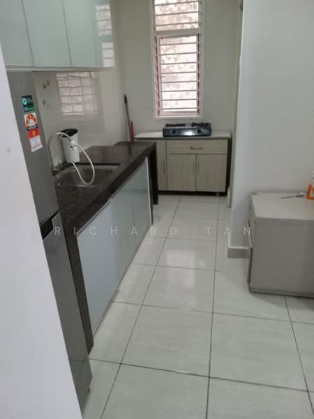 Servis Apartment untuk Dijual di BSP 21 - Richard Tan - Kitchen - PropertyGuru.com.my