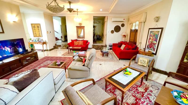 Rumah Banglo untuk Dijual di Seksyen 9 (Shah Alam) - Sa'a Nordin - Living Room - PropertyGuru.com.my