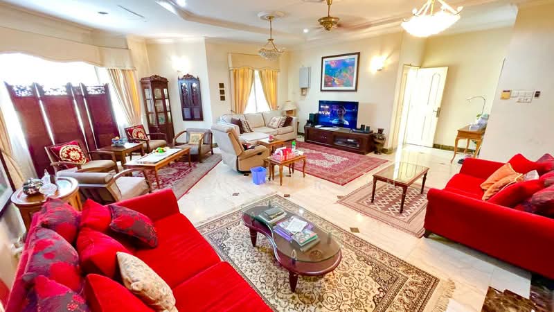 Rumah Banglo untuk Dijual di Seksyen 9 (Shah Alam) - Sa'a Nordin - Living Room - PropertyGuru.com.my