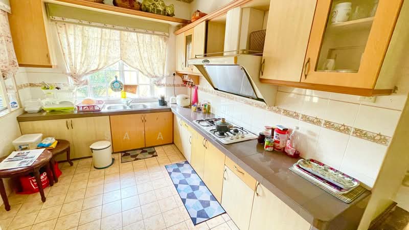 Rumah Banglo untuk Dijual di Seksyen 9 (Shah Alam) - Sa'a Nordin - Kitchen - PropertyGuru.com.my