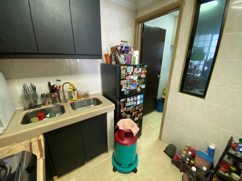 Kondominium untuk Disewa di D'Melor Condominium - Yeong . - Kitchen - PropertyGuru.com.my