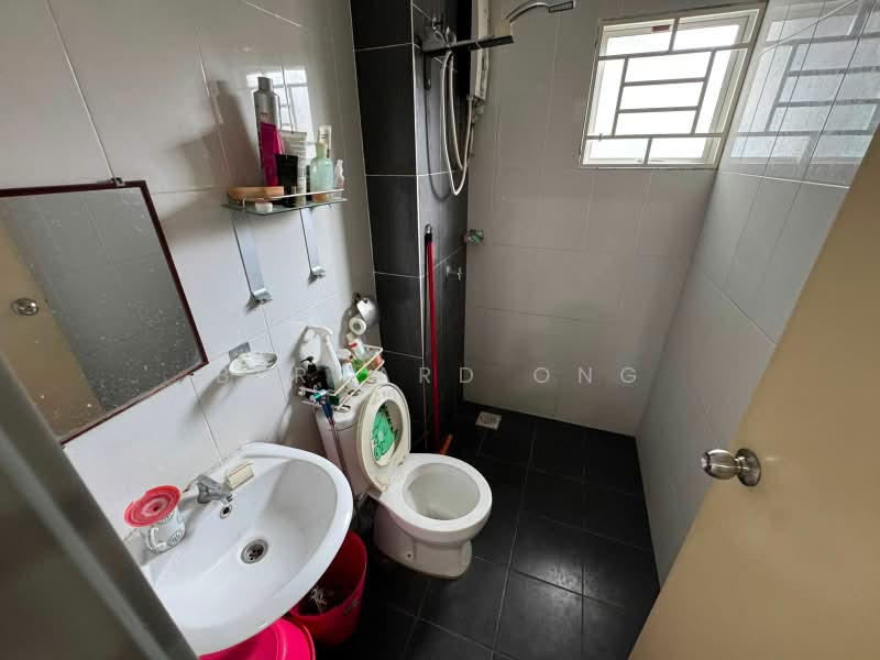 Rumah Teres 2-Tingkat untuk Dijual di Rawang (Selangor) - Bernard Ong - Bathroom - PropertyGuru.com.my