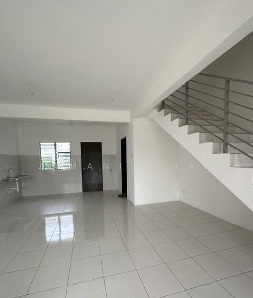 2-storey Terraced House for Sale in Sungai Buloh (Selangor) - Zamani Ishak - Interior - PropertyGuru.com.my