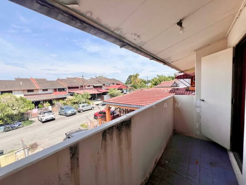 2-storey Terraced House for Sale in Seksyen 4 (Bangi) - Saiful Nizam - Balcony - PropertyGuru.com.my