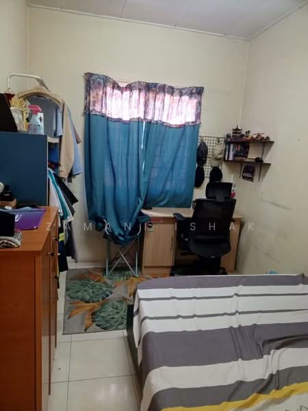 2-storey Terraced House for Sale in Bandar Country Homes (Rawang) - Zamani Ishak - Bedroom - PropertyGuru.com.my