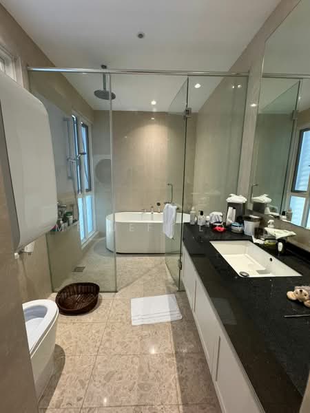 Kondominium untuk Dijual di Pavilion Hilltop - Mr Jeff Low - Bathroom - PropertyGuru.com.my
