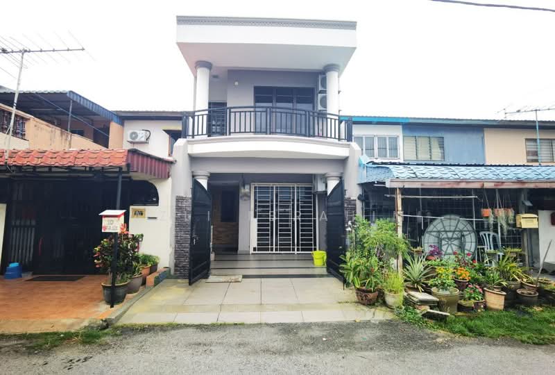 2-storey Terraced House for Sale in Serdang Jaya (Seri Kembangan) - Azli Ibrahim - Exterior - PropertyGuru.com.my