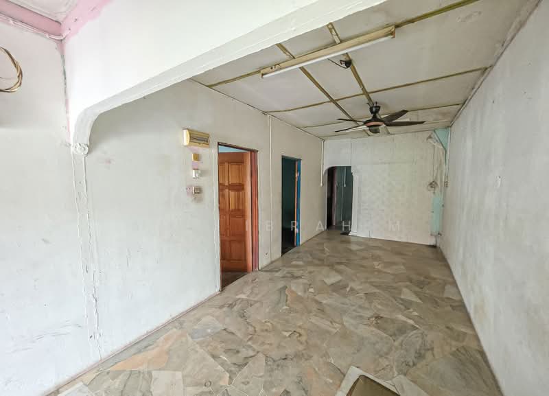 Rumah Teres 1 Tingkat untuk Dijual di Seksyen 24 (Shah Alam) - Azli Ibrahim - Interior - PropertyGuru.com.my