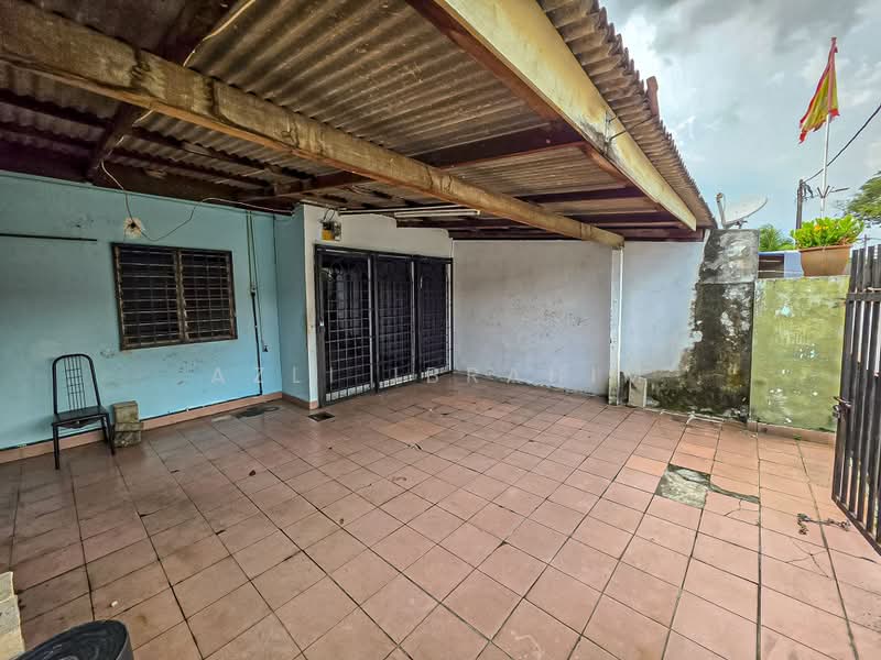 Rumah Teres 1 Tingkat untuk Dijual di Seksyen 24 (Shah Alam) - Azli Ibrahim - Exterior - PropertyGuru.com.my
