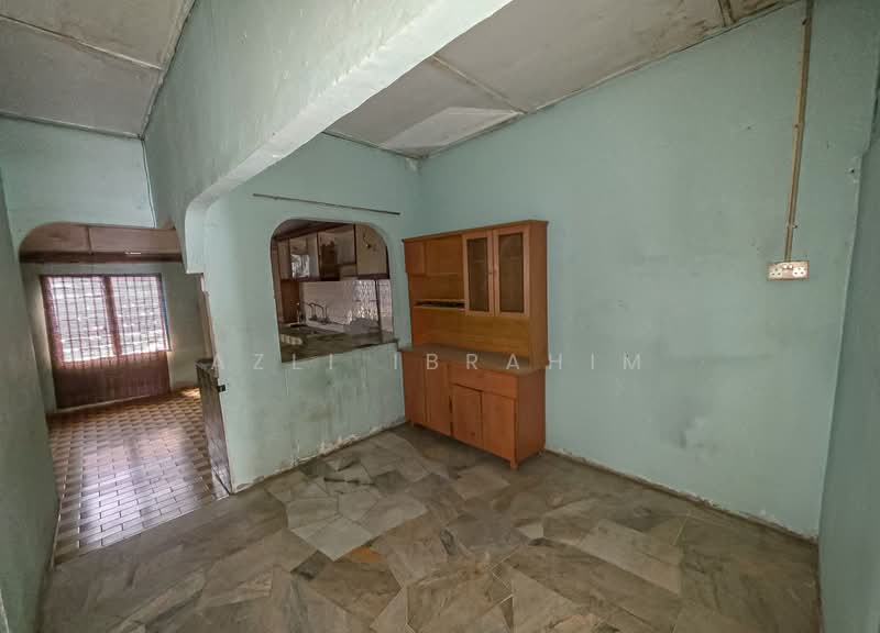 Rumah Teres 1 Tingkat untuk Dijual di Seksyen 24 (Shah Alam) - Azli Ibrahim - Kitchen - PropertyGuru.com.my