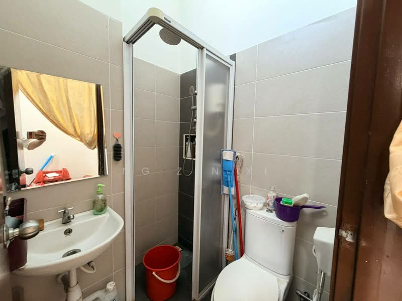 Rumah Teres untuk Dijual di Taman Mutiara Rini (Skudai) - NG ZEN XI - Bathroom - PropertyGuru.com.my