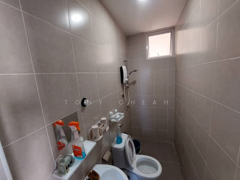 Pangsapuri untuk Dijual di Desa Bayan Apartment - Tony Cheah - Bathroom - PropertyGuru.com.my