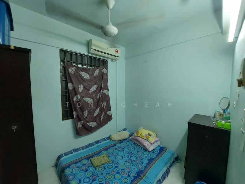 Pangsapuri untuk Dijual di Desa Bayan Apartment - Tony Cheah - Bedroom - PropertyGuru.com.my