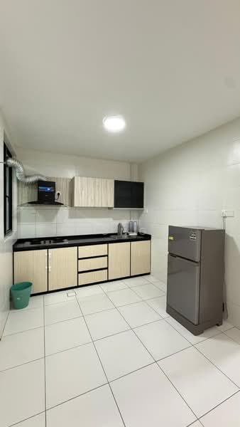 Service Residence for Rent at Sky Peak Residences - Alicia Fong - Kitchen - PropertyGuru.com.my