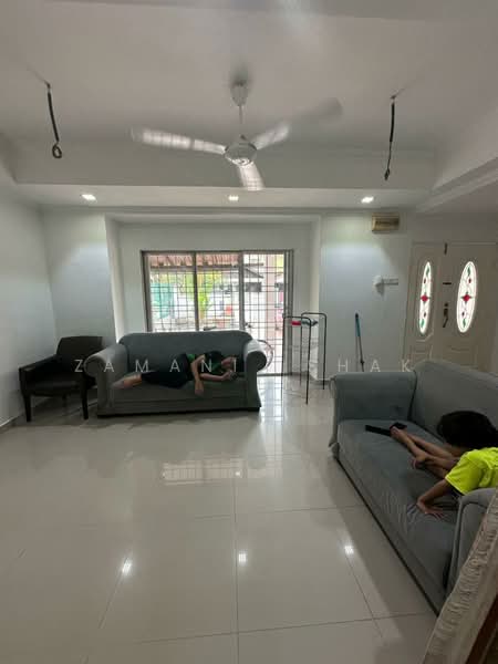 2-storey Terraced House for Sale in Saujana Utama 3 (Ijok) - Zamani Ishak - Living Room - PropertyGuru.com.my