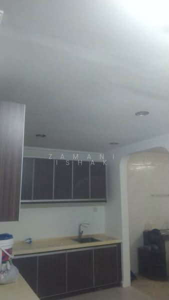 2-storey Terraced House for Sale in Saujana Utama 3 (Ijok) - Zamani Ishak - Kitchen - PropertyGuru.com.my