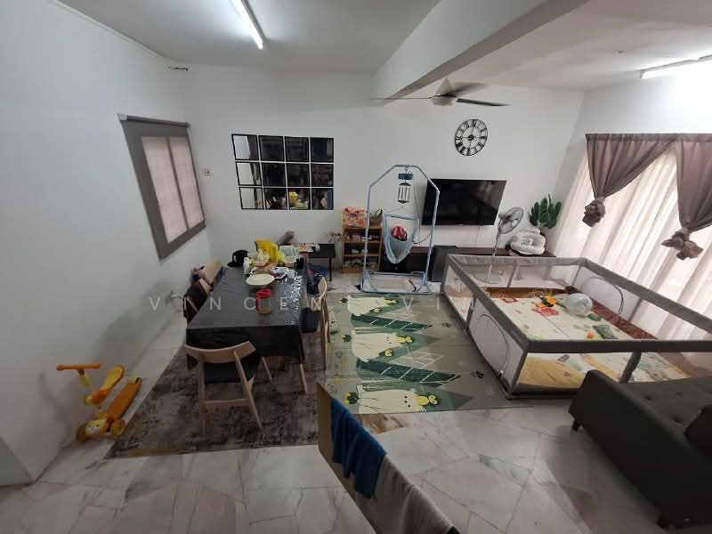 Rumah Teres 2 Tingkat untuk Dijual di Seri Kembangan (Selangor) - Vincent Vince - Living Room - PropertyGuru.com.my