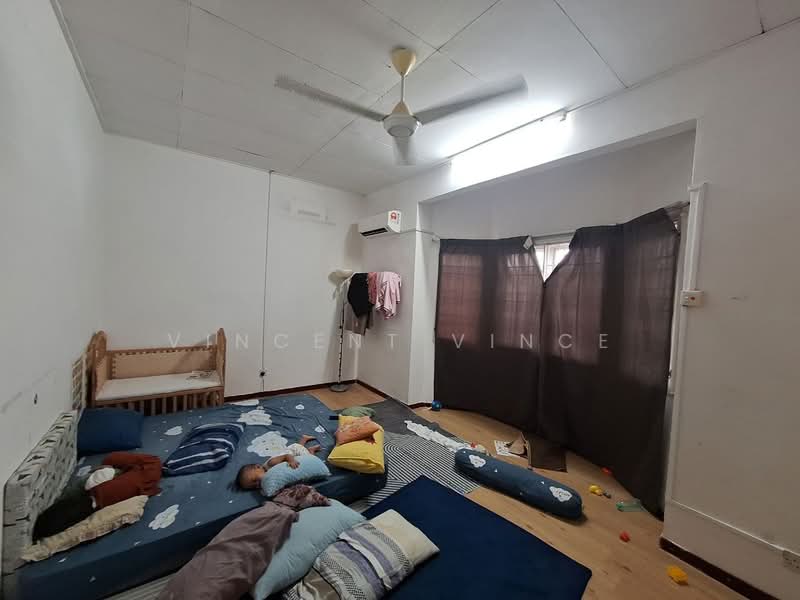 Rumah Teres 2 Tingkat untuk Dijual di Seri Kembangan (Selangor) - Vincent Vince - Bedroom - PropertyGuru.com.my