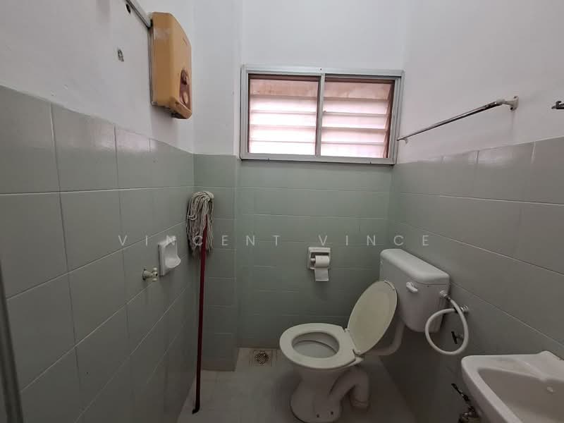 Rumah Teres 2 Tingkat untuk Dijual di Seri Kembangan (Selangor) - Vincent Vince - Bathroom - PropertyGuru.com.my