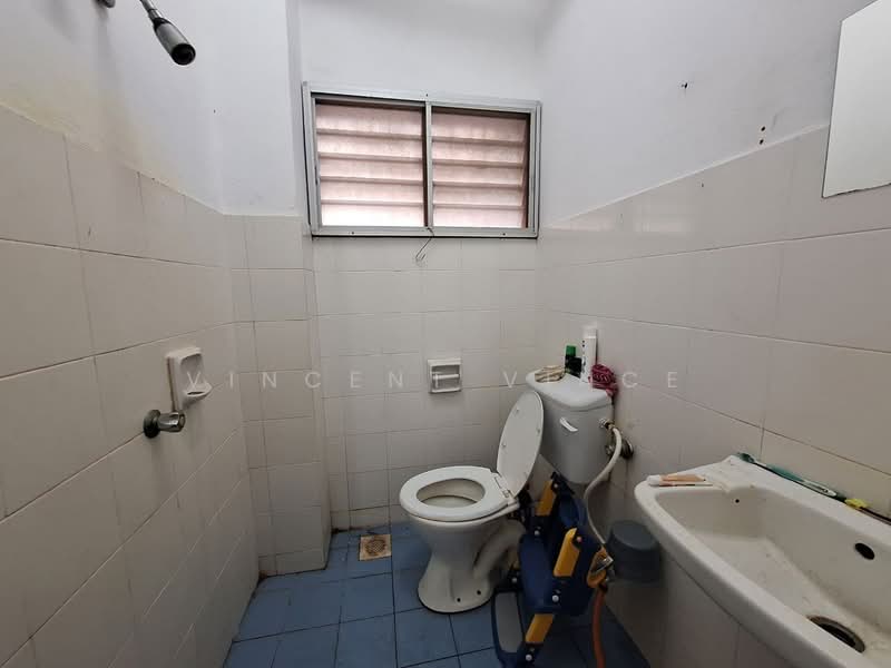 Rumah Teres 2 Tingkat untuk Dijual di Seri Kembangan (Selangor) - Vincent Vince - Bathroom - PropertyGuru.com.my