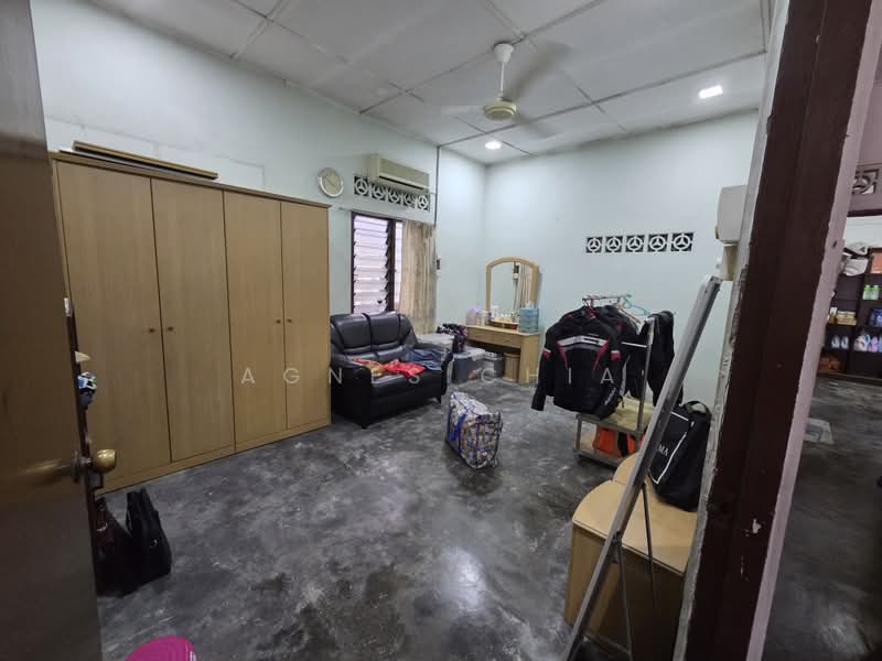 Bungalow for Rent in Kampung Cheras Baru (Ampang) - Agnes Chia - Bedroom - PropertyGuru.com.my