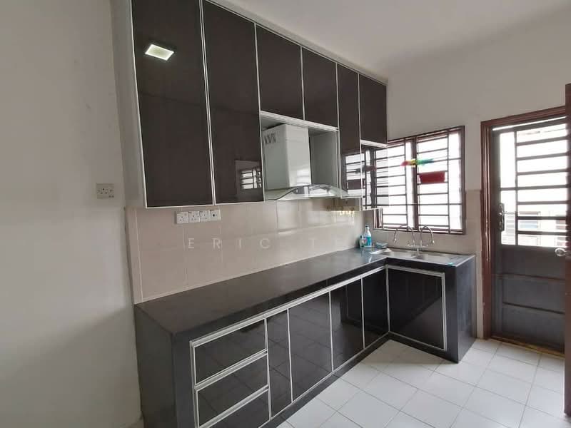 2-storey Terraced House for Rent in Taman Scientex Pasir Gudang (Pasir Gudang) - Eric Tee - Kitchen - PropertyGuru.com.my