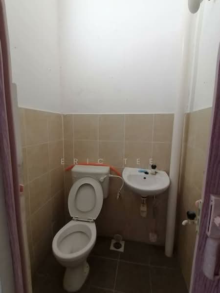 2-storey Terraced House for Rent in Taman Scientex Pasir Gudang (Pasir Gudang) - Eric Tee - Bathroom - PropertyGuru.com.my