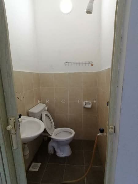 2-storey Terraced House for Rent in Taman Scientex Pasir Gudang (Pasir Gudang) - Eric Tee - Bathroom - PropertyGuru.com.my