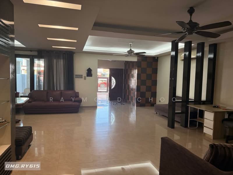 Semi-Detached House for Rent in Bandar Bukit Tinggi (Klang) - Raymond Choo - Living Room - PropertyGuru.com.my