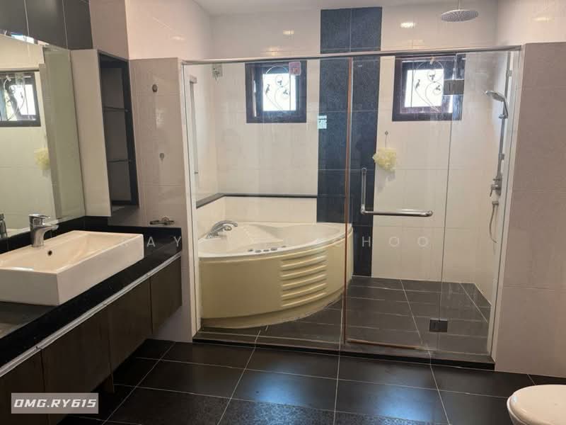Semi-Detached House for Rent in Bandar Bukit Tinggi (Klang) - Raymond Choo - Bathroom - PropertyGuru.com.my